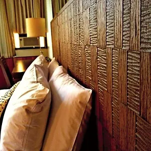 2* Hotel Marina Tower Waikiki